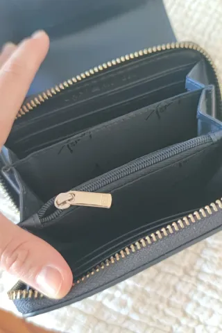 Billetero Tommy Hilfiger Negro y Dorado