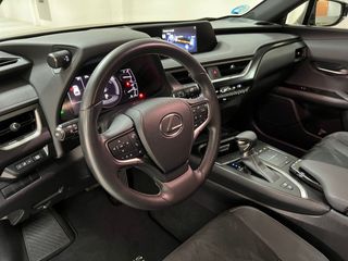 Lexus UX 2.0 250h Premium