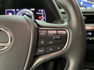 Lexus UX 2.0 250h Premium