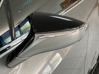 Lexus UX 2.0 250h Premium