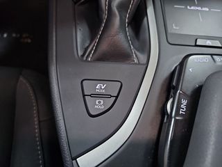 Lexus UX 2.0 250h Premium