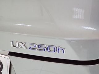 Lexus UX 2.0 250h Premium