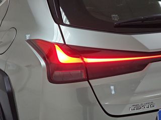 Lexus UX 2.0 250h Premium