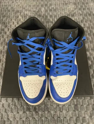 Air Jordan 1 Mid Blu Scarpa