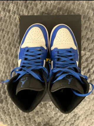 Air Jordan 1 Mid Blu Scarpa