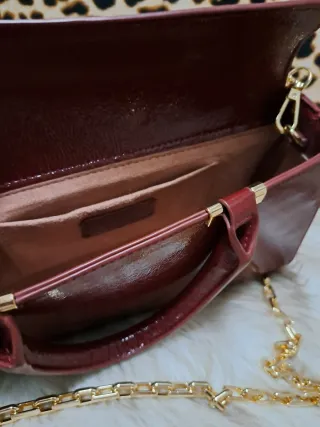 Bolso Zara ,Burdeos,Acharolado Cadena Dorada