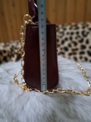 Bolso Zara ,Burdeos,Acharolado Cadena Dorada