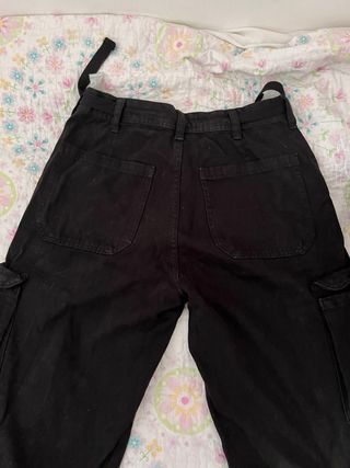 pantalones negros Stradivarius