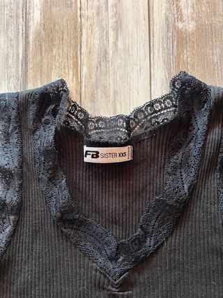 Top corto Fb Sister encaje negro XXS