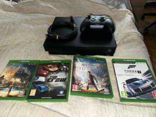 Xbox One X 1TB + 4 Juegos