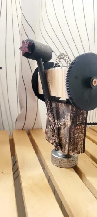 Robot de madera :  "CIRCUS".