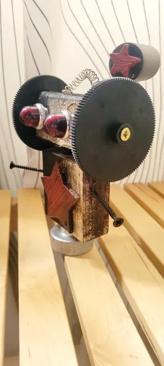 Robot de madera :  "CIRCUS".