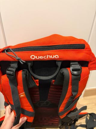2 Mochilas Quechua 40L Naranja y Negra