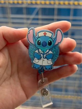 Porta credenciales enfermera Stitch