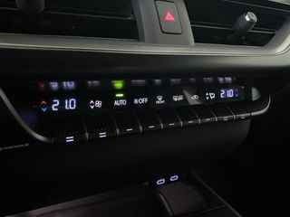 Lexus UX 2.0 250h Premium