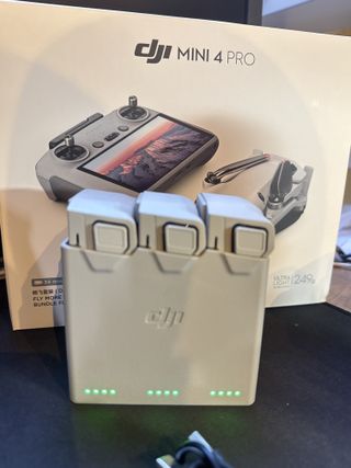 DJI Mini 4 Pro Fly More Combo