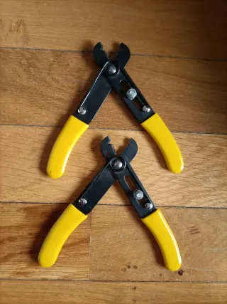 Lote herramientas pequeñas: pelacables y alicates