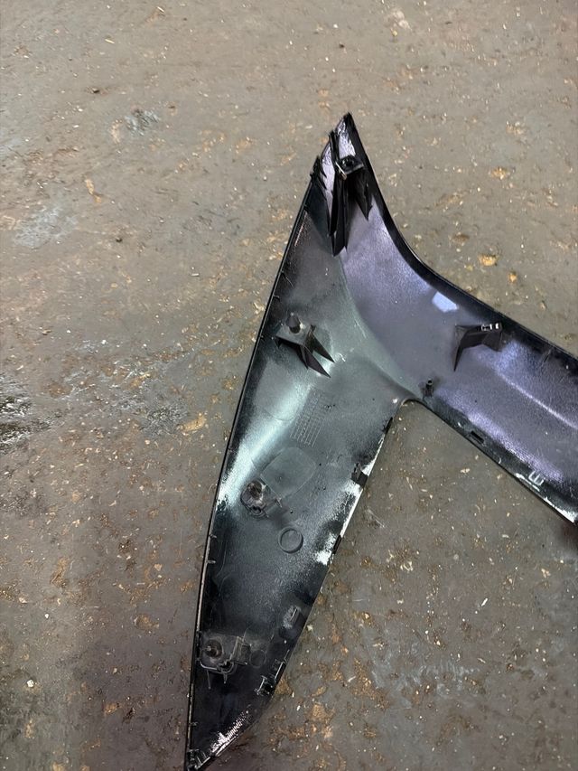 Yamaha TMAX 560 Lateral Izquierdo Bajo Frontal