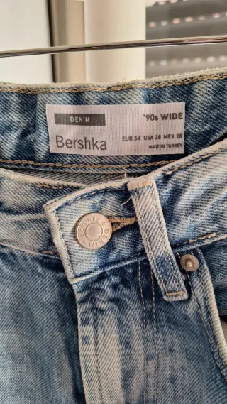 Pantalón vaquero Bershka graffiti '90