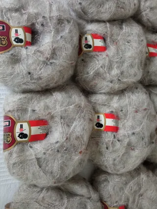 14 ovillos de lana Torredemer Austria gris claro