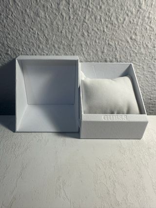 Reloj Guess Dorado y Gris