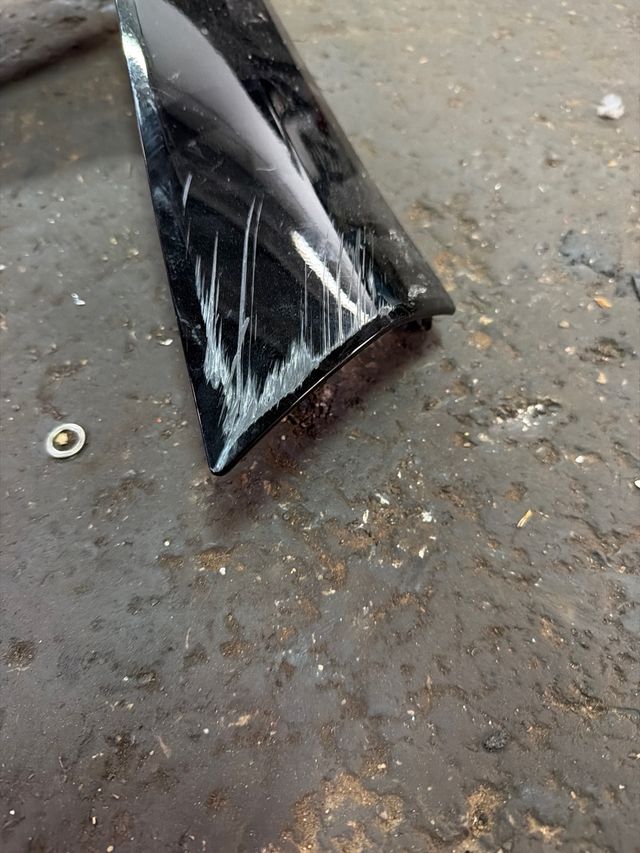 Yamaha TMAX 560 2023 Lateral Derecho Bajo Frontal