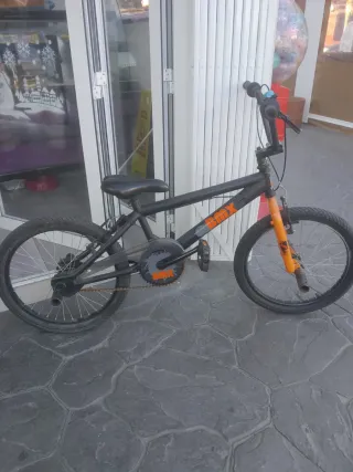 Bicicleta BMX para niño