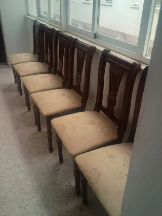 Mesa de salón con 6 sillas