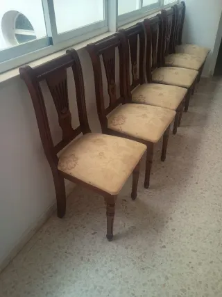 Mesa de salón con 6 sillas