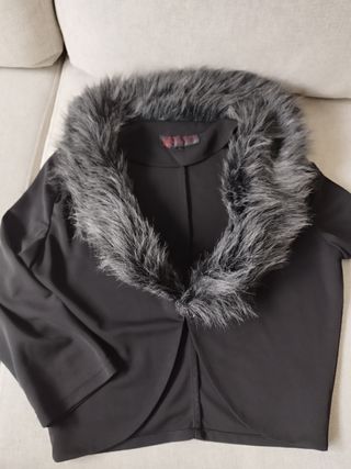 Chaqueta fiesta con cuello pelo