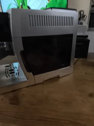 Cafetera DeLonghi ECAM23.450.S