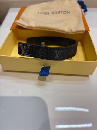 Pulsera Louis Vuitton Negra (precio negociable)