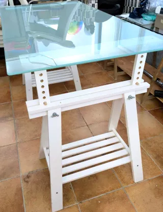 Escritorio cristal regulable en altura 150x80cm