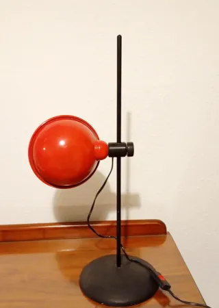 Lámpara de mesa vintage roja y negra