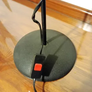 Lámpara de mesa vintage roja y negra