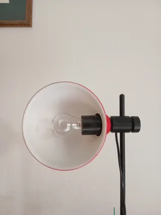 Lámpara de mesa vintage roja y negra