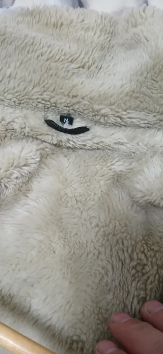 Chaqueta ante forrada marrón interior de pelo.