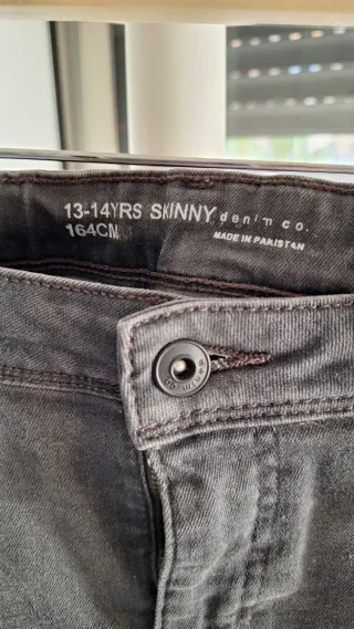 Pantalón vaquero skinny negro