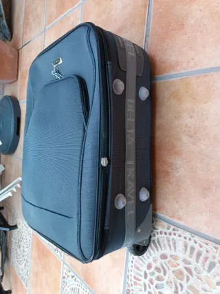 Maleta Delta gris 60x45x25