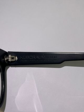 Montatura Kuboraum nera effetto bruciato