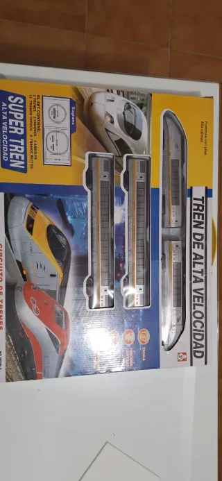 Circuito de trenes de alta velocidad a escala 1:87