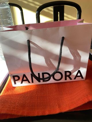 Cajas y bolsa Pandora