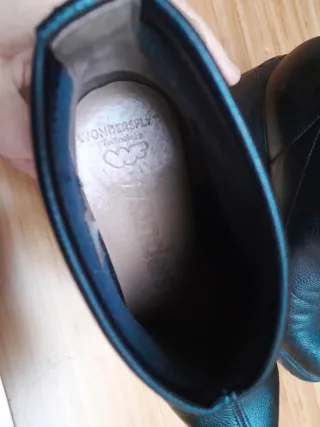 Botines tacon Wonders modelo SUGAR Piel Negro