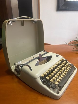 Máquina de escribir Adler Tippa años 60 vintage