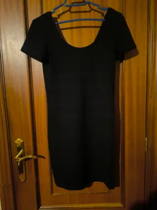 Vestido negro ajustado