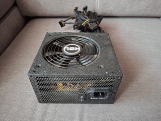 Fuente de Alimentación URANO VX 650W