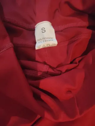 Mallas rojas con bolsillos