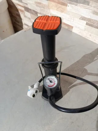 Inflador de pie para ruedas bici