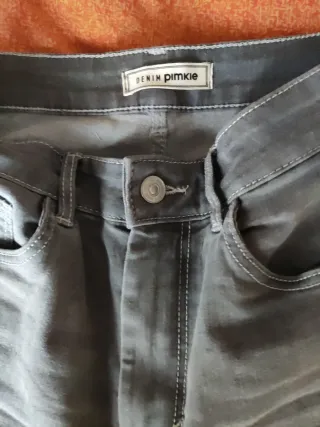 Pantalones vaqueros pitillo cintura alta grises