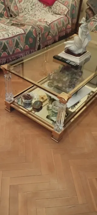 Mesa centro cristal dorada